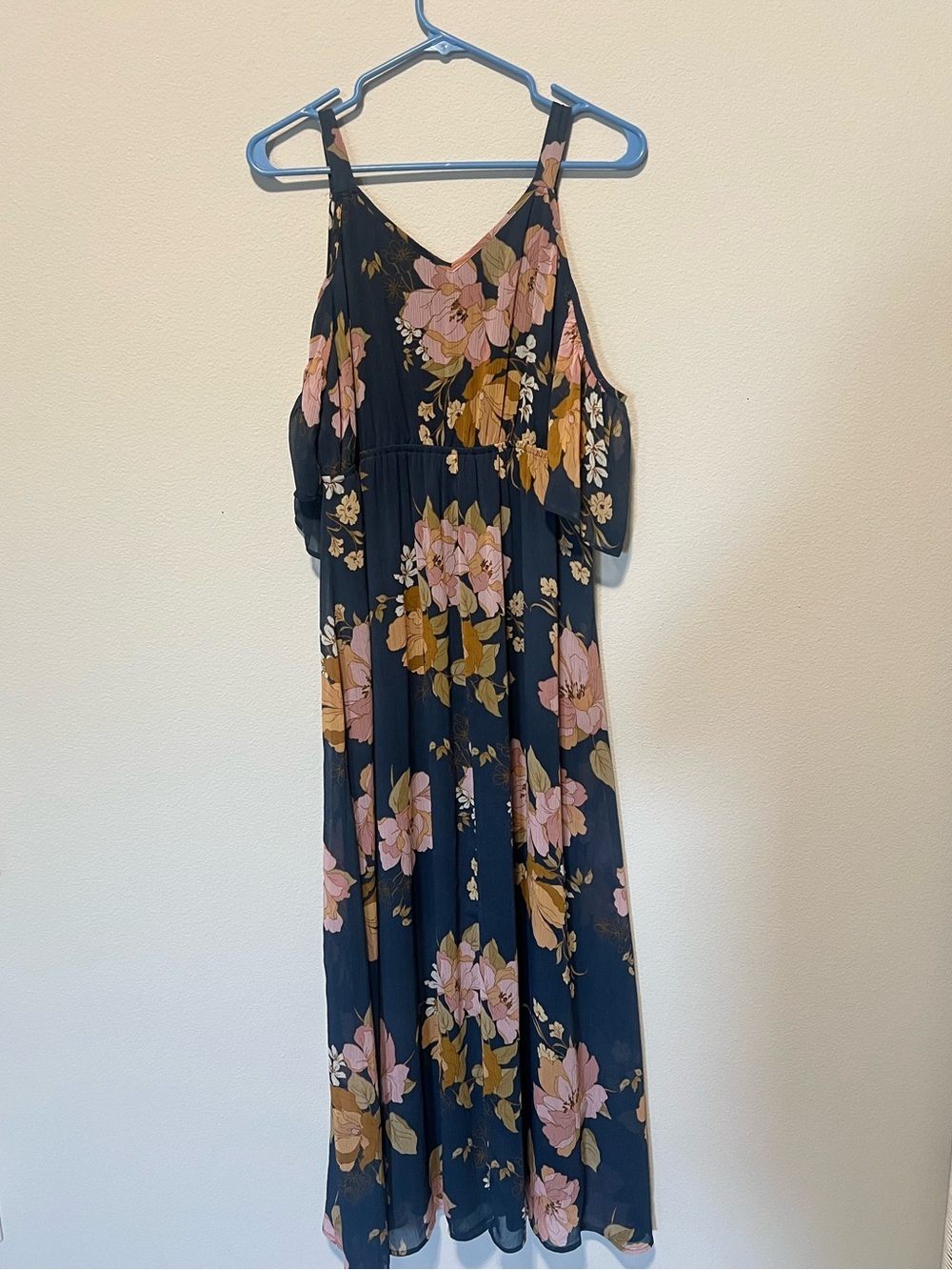 Les Serein Navy Floral Cold-Shoulder Maxi Dress - Picture 3 of 8